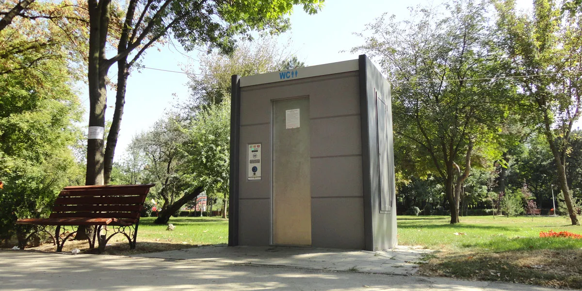 TONE este cea mai compactă cabină din gama SMART Technology®, gândită pentru spații aglomerate precum depozite, stații terminus sau parcări, unde amprenta la sol este un criteriu important.